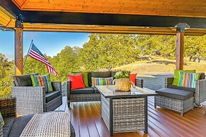 Dreamy Hilltop View: Roseburg Wine Country Retreat