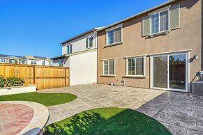 8 Mi to Lincoln Park: Family-friendly Tracy Home