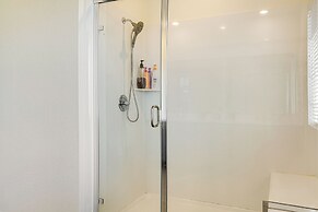 8 Mi to Lincoln Park: Family-friendly Tracy Home