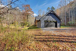 Walk to Nantahala Forest: Mtn-view Creekside Haven