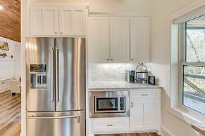 Walk to Nantahala Forest: Mtn-view Creekside Haven