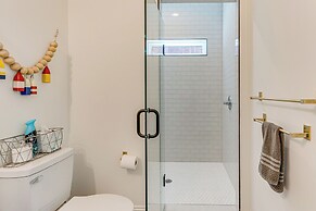 Walk to Nantahala Forest: Mtn-view Creekside Haven