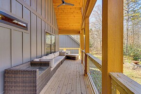 Walk to Nantahala Forest: Mtn-view Creekside Haven