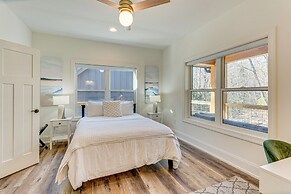 Walk to Nantahala Forest: Mtn-view Creekside Haven