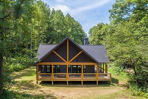 Walk to Nantahala Forest: Mtn-view Creekside Haven