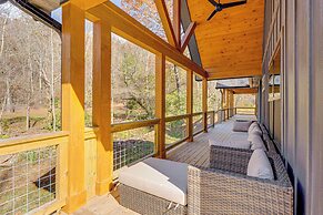 Walk to Nantahala Forest: Mtn-view Creekside Haven