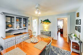 Cottage w/ Yard in Dtwn Chincoteague!