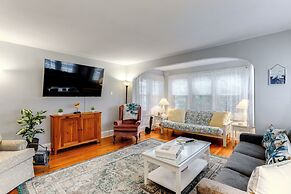 Cottage w/ Yard in Dtwn Chincoteague!