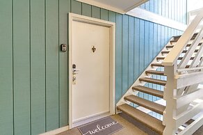 Walk to Beach: Condo w/ Balcony in Hilton Head!