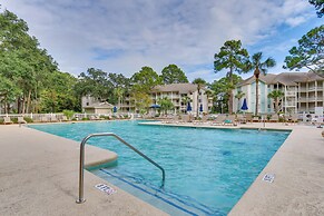 Walk to Beach: Condo w/ Balcony in Hilton Head!