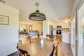 Fire Pit & Grill: Tyler Home on 5 Acres!
