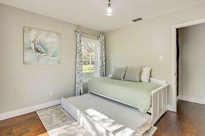 Fire Pit & Grill: Tyler Home on 5 Acres!