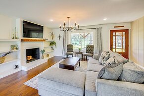 Fire Pit & Grill: Tyler Home on 5 Acres!