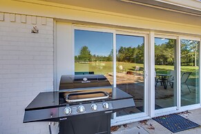 Fire Pit & Grill: Tyler Home on 5 Acres!