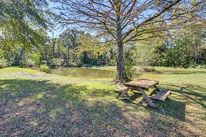 Fire Pit & Grill: Tyler Home on 5 Acres!