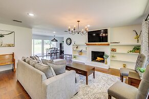 Fire Pit & Grill: Tyler Home on 5 Acres!
