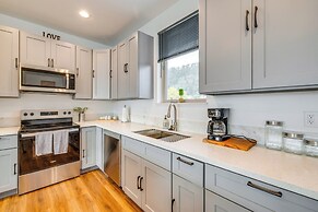 Walk to Marina: Tillamook Bay Apt w/ Water Views!