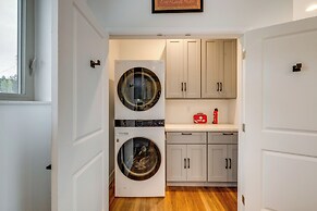 Walk to Marina: Tillamook Bay Apt w/ Water Views!