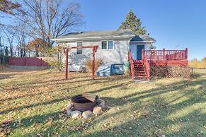 Pet-friendly Cabin on Star Lake: Fire Pit & Grill!