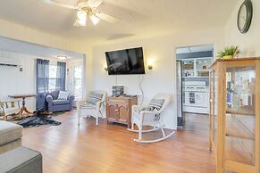 Pet-friendly Cabin on Star Lake: Fire Pit & Grill!