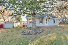 Pet-friendly Cabin on Star Lake: Fire Pit & Grill!