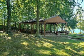 Lake Anna Getaway w/ Fire Pit + Dock Access!