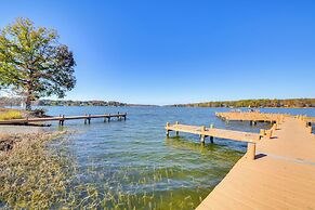Lake Anna Getaway w/ Fire Pit + Dock Access!