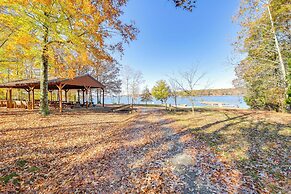 Lake Anna Getaway w/ Fire Pit + Dock Access!
