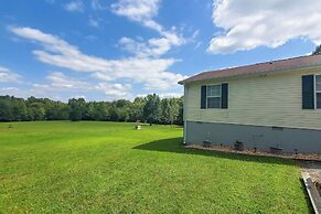Lake Anna Getaway w/ Fire Pit + Dock Access!
