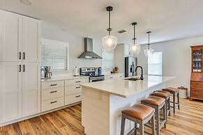 6 Mi to Beaches: Modern Bradenton Getaway!