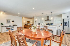 6 Mi to Beaches: Modern Bradenton Getaway!