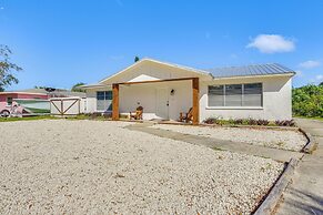 6 Mi to Beaches: Modern Bradenton Getaway!