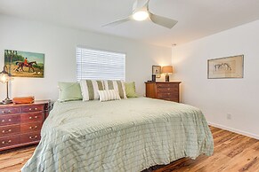 6 Mi to Beaches: Modern Bradenton Getaway!