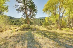 Bryce Canyon Basecamp: Historic Homesteader Cabin