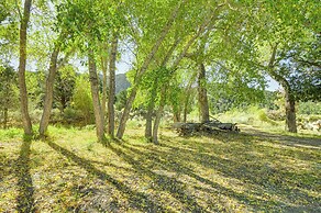 Bryce Canyon Basecamp: Historic Homesteader Cabin