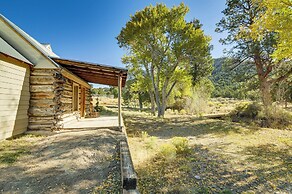 Bryce Canyon Basecamp: Historic Homesteader Cabin