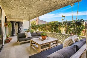 Canyon Palm in Palm Springs