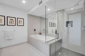 Canyon Palm in Palm Springs