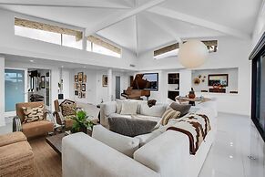 Canyon Palm in Palm Springs