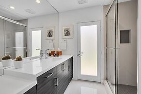 Canyon Palm in Palm Springs