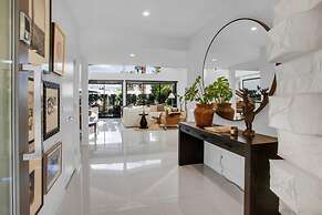 Canyon Palm in Palm Springs