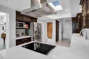 Canyon Palm in Palm Springs