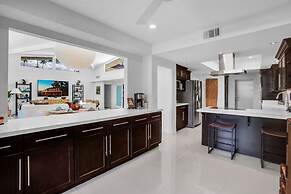 Canyon Palm in Palm Springs