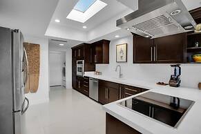 Canyon Palm in Palm Springs