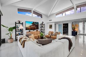 Canyon Palm in Palm Springs