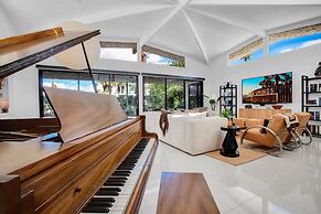 Canyon Palm in Palm Springs