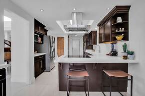 Canyon Palm in Palm Springs