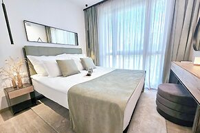 Azur Premium Resort