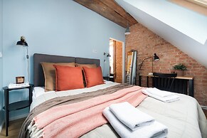 Flatbook - In the Heart of Old Town