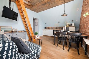 Flatbook - In the Heart of Old Town